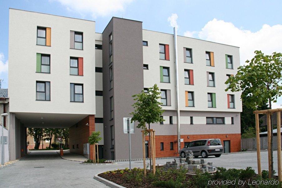 Impiq Hotel Trnava Exterior foto